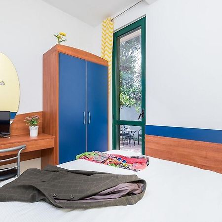 Hotel La Villetta Фьюмичино Экстерьер фото