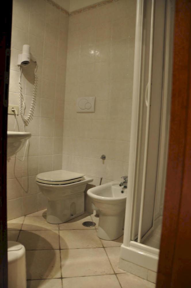 Hotel La Villetta Фьюмичино Экстерьер фото