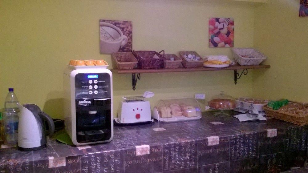 Hotel La Villetta Фьюмичино Экстерьер фото