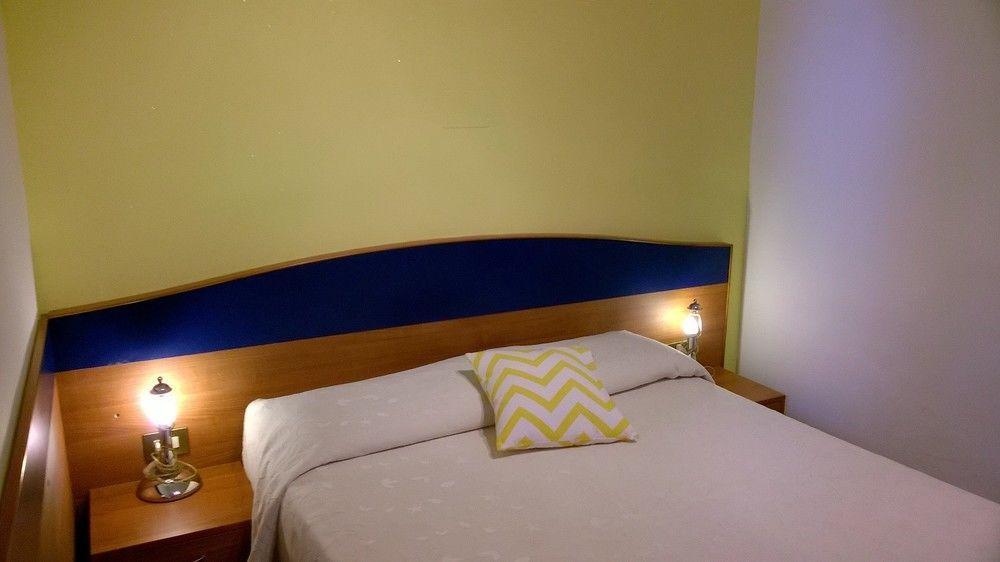 Hotel La Villetta Фьюмичино Экстерьер фото