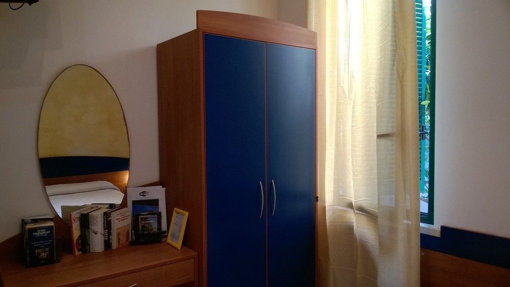 Hotel La Villetta Фьюмичино Экстерьер фото