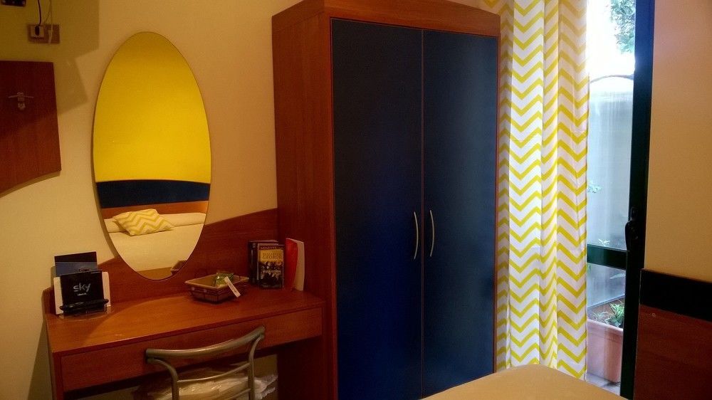 Hotel La Villetta Фьюмичино Экстерьер фото