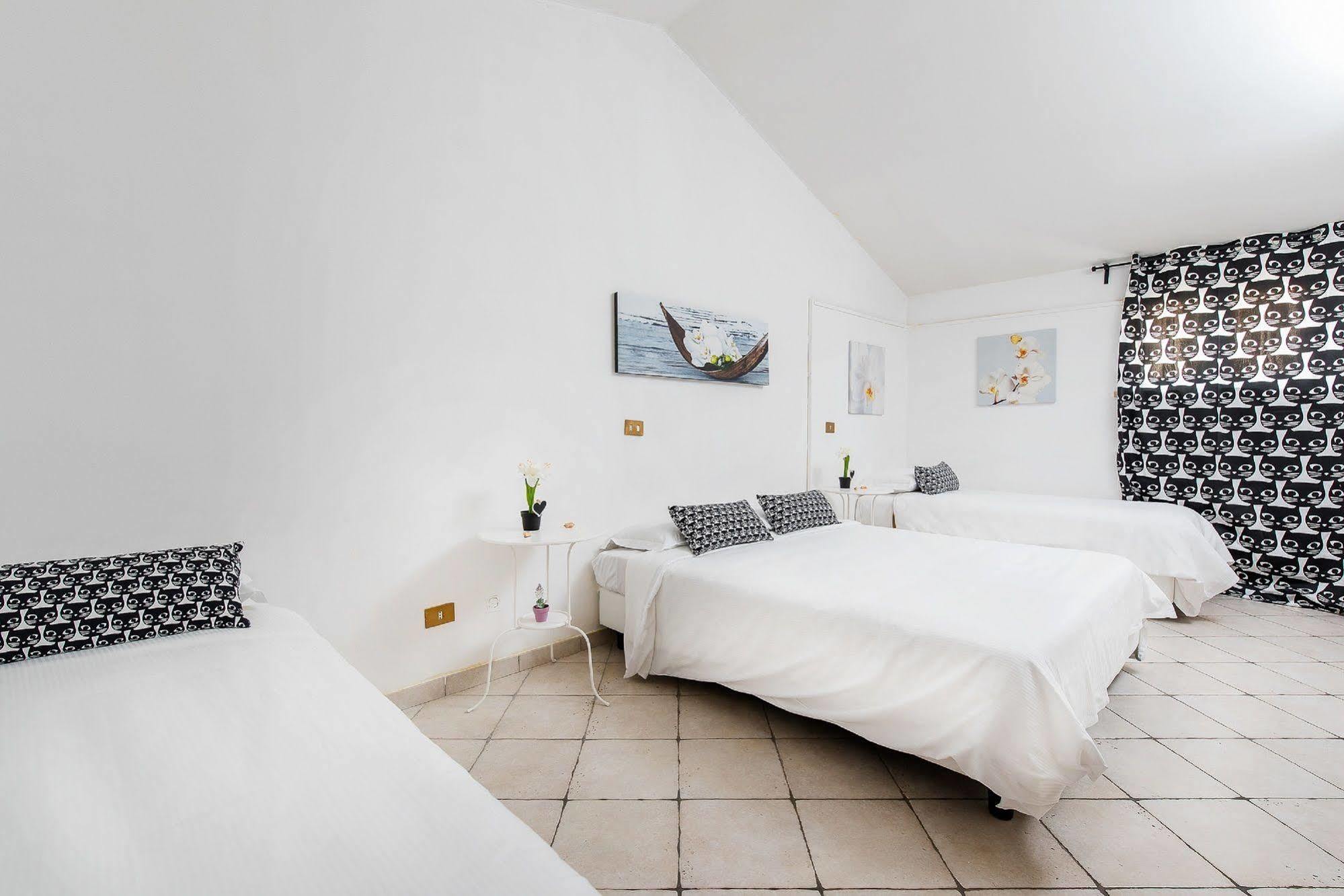 Hotel La Villetta Фьюмичино Экстерьер фото