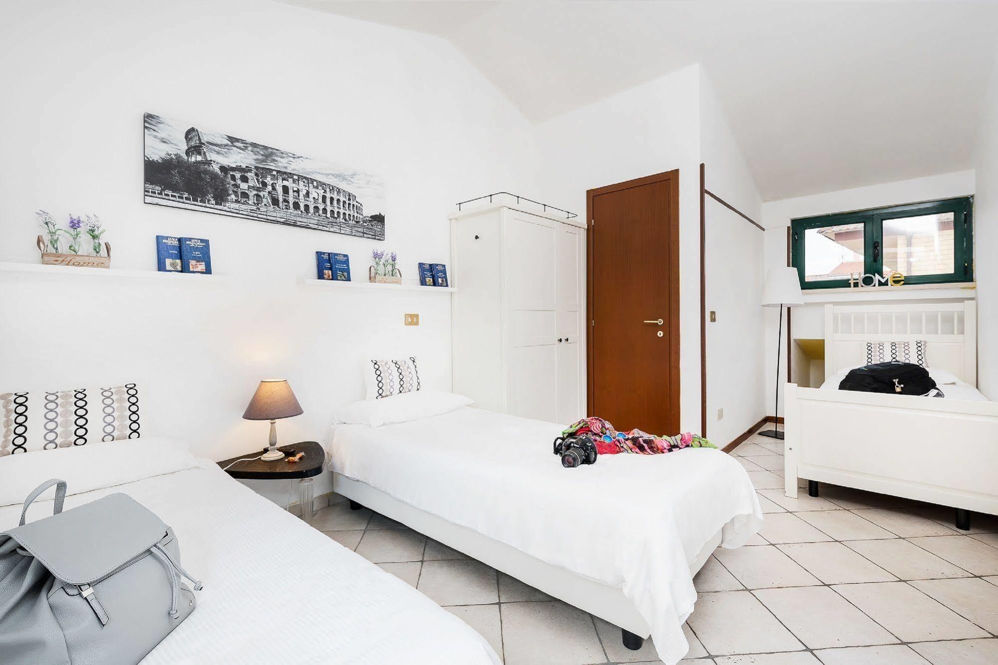 Hotel La Villetta Фьюмичино Экстерьер фото