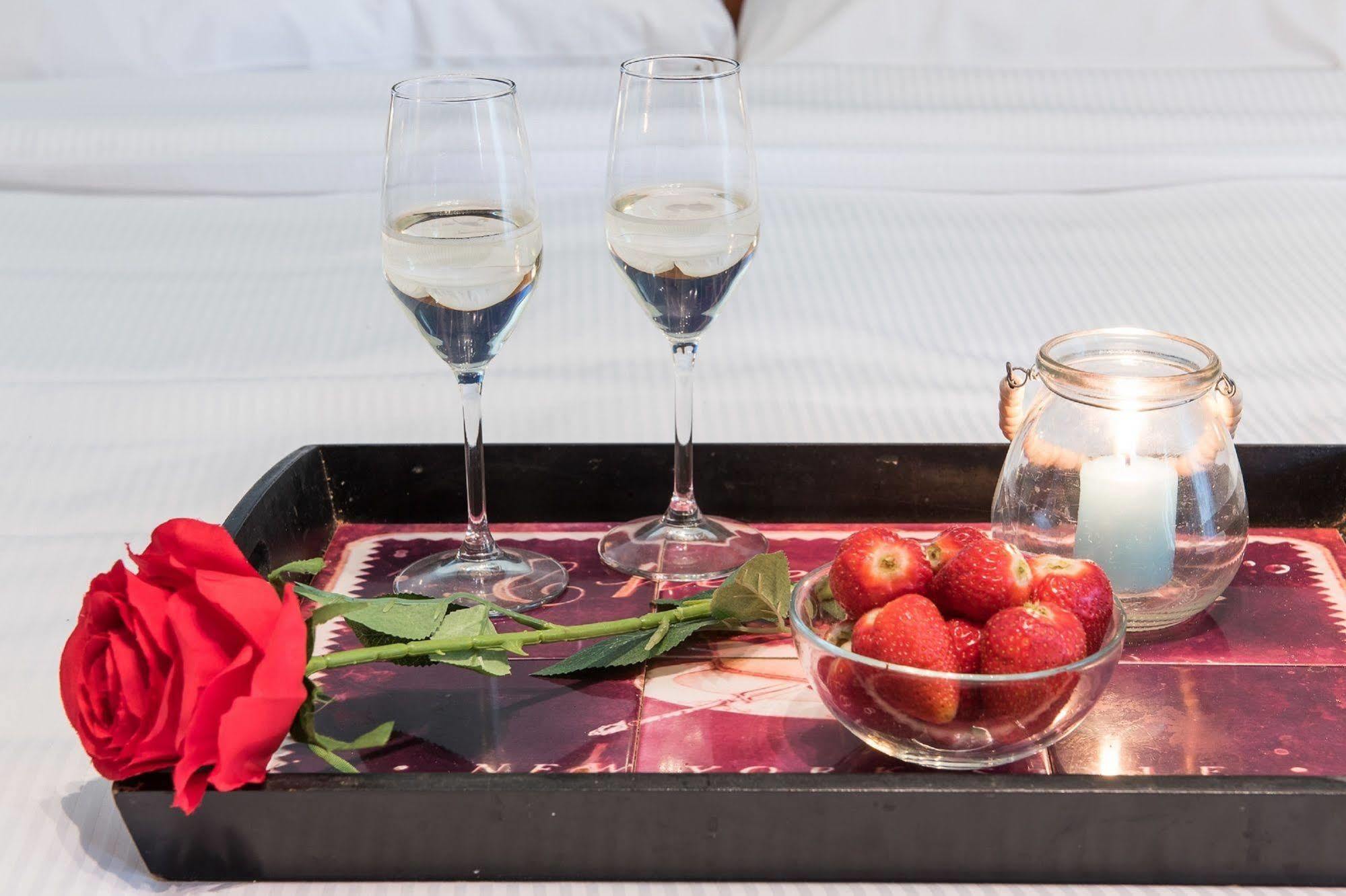 Hotel La Villetta Фьюмичино Экстерьер фото