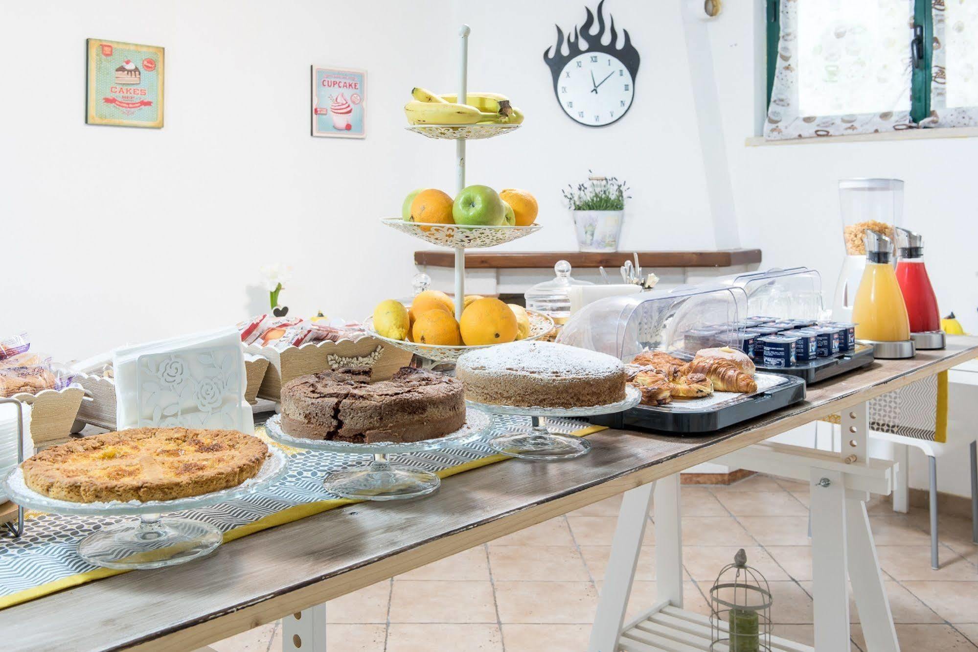 Hotel La Villetta Фьюмичино Экстерьер фото